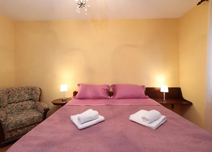 Happy, Perfect For Two, With Seaview Balconies And Free Parking Opatija
