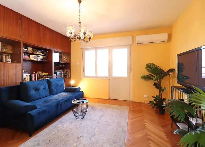 Happy, Perfect For Two, With Seaview Balconies And Free Parking Opatija