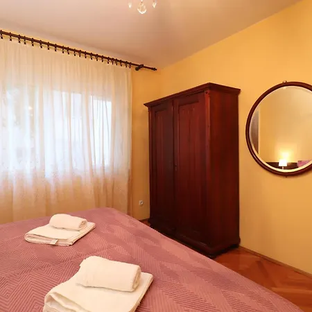 Apartman Happy, Perfect For Two, With Seaview Balconies And Free Parking