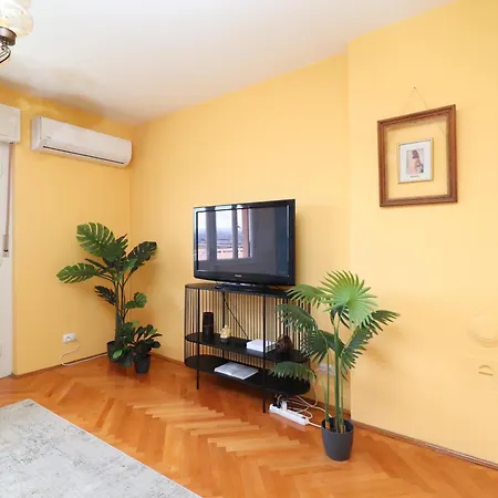 Apartman Happy, Perfect For Two, With Seaview Balconies And Free Parking