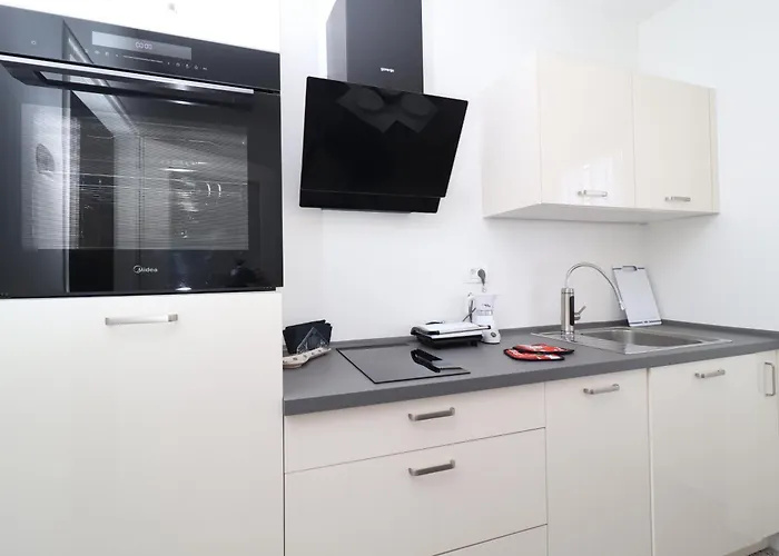 Happy, Perfect For Two, With Seaview Balconies And Free Parking アパート