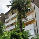 Happy, Perfect For Two, With Seaview Balconies And Free Parking *