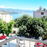 Happy, Perfect For Two, With Seaview Balconies And Free Parking